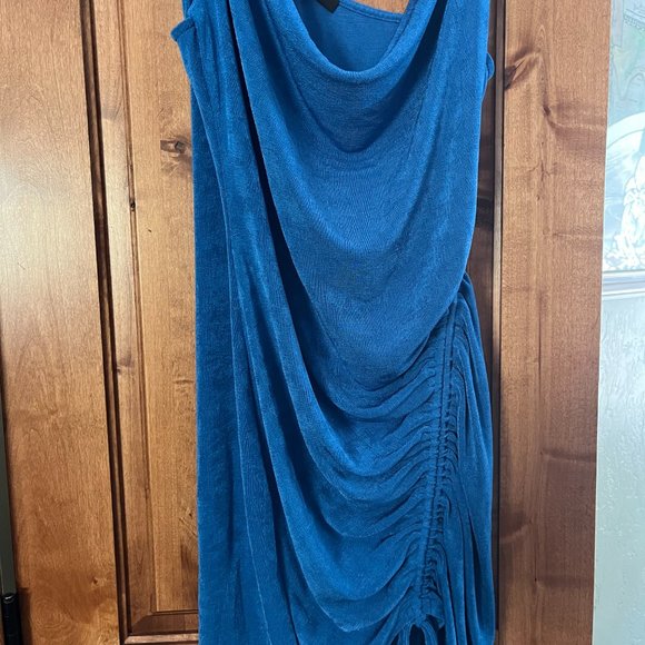 Blue fitted dress - Picture 2 of 3